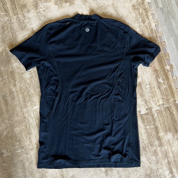 Lululemon men’s shirt - Picture 2 of 3